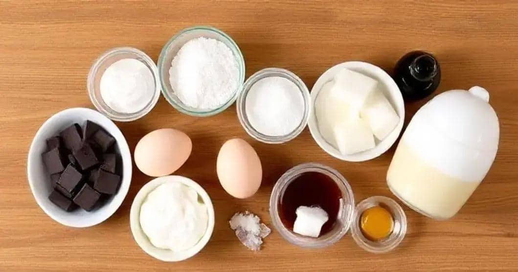 Ingredientes da mousse de chocolate com café instantâneo