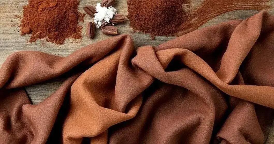 Ingredientes da receita com chocolate como corante têxtil