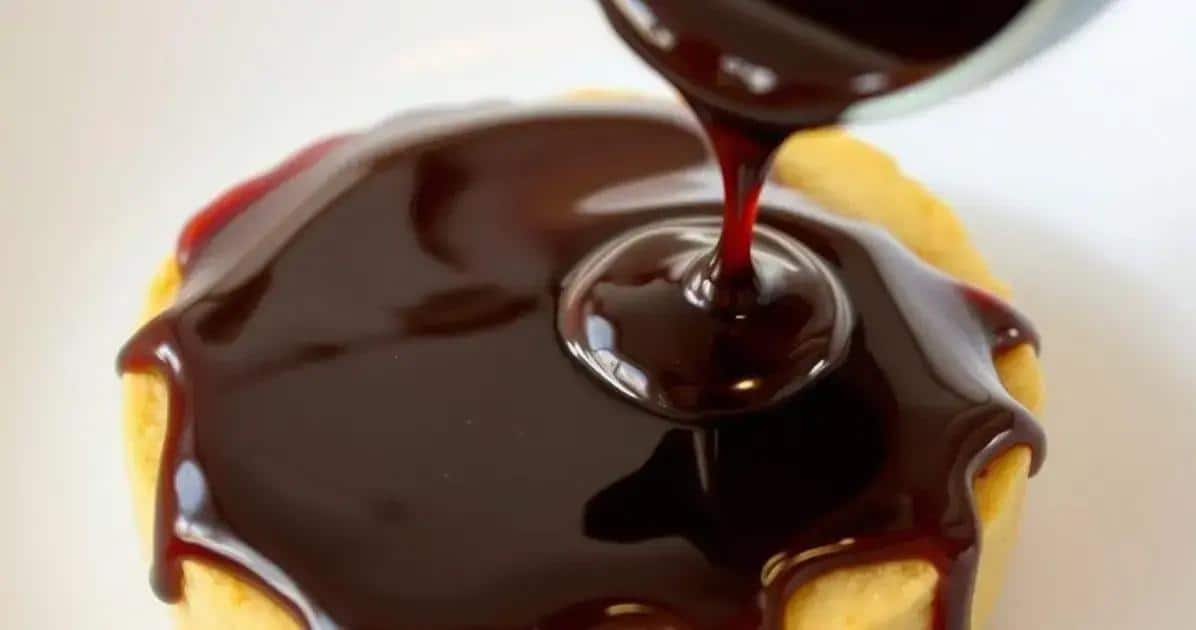 Calda Perfeita de Chocolate: Cremosa e Sempre Pronta para Servir