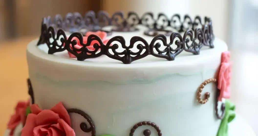 Lace de Chocolate: Renda Comestível Fácil e Rápida 3 Lace de Chocolate: Renda Comestível Fácil e Rápida