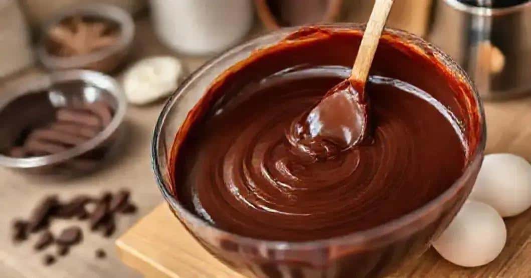 Preparando o Recheio para Bolo de Chocolate