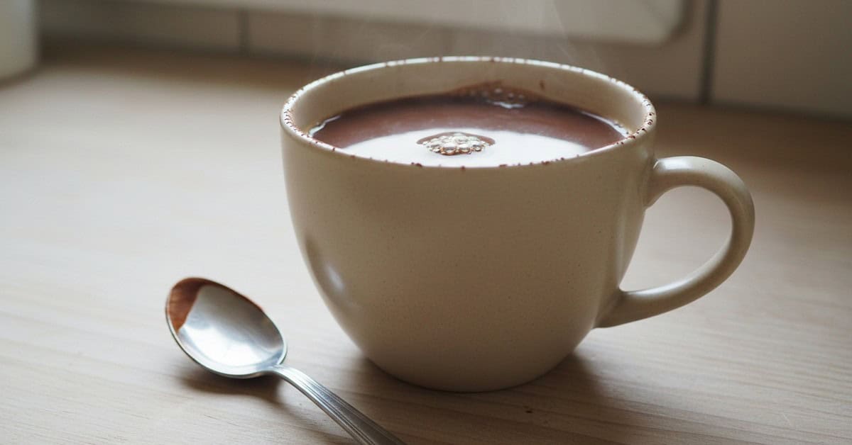 Chocolate Quente Brilho Vegano: Castanha Cremosa 1 chocolate quente brilho vegano castanha cremosa social 16x9 1 - Receitas da Bella - Os Blogs mais Incríveis da Web